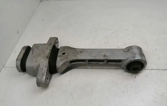 Hyundai ix35 Engine mount bracket 219572S000