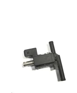 Nissan Qashqai Vacuum valve 70134303 8200603558 15T136