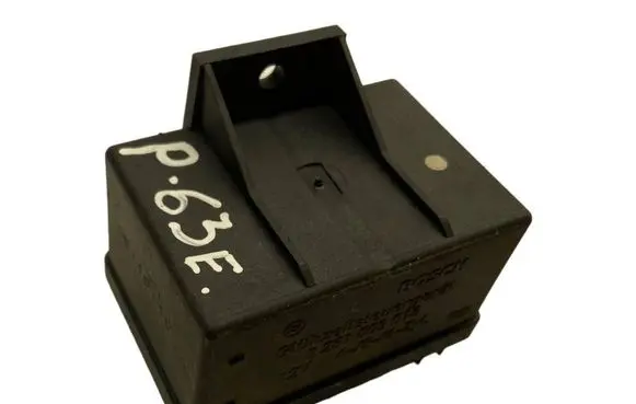 Peugeot 607 Glow plug pre-heat relay 0281003018