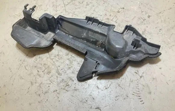Lexus CT 200H Intercooler air guide/duct channel 5329376010