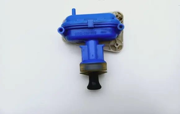 Audi 80 90 B3 Central locking vacuum pump 893862153D