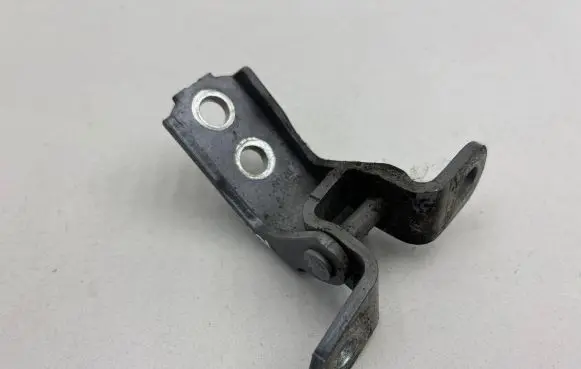 Toyota Verso Front door upper hinge