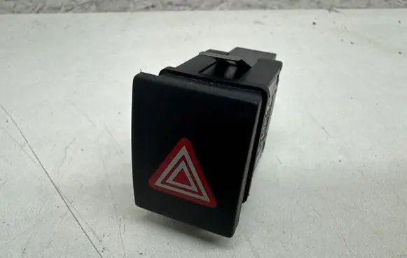 Volkswagen Polo IV 9N3 Hazard light switch 6Q0953235A