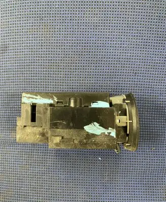 Volkswagen PASSAT B6 Ignition lock contact 3C0905843