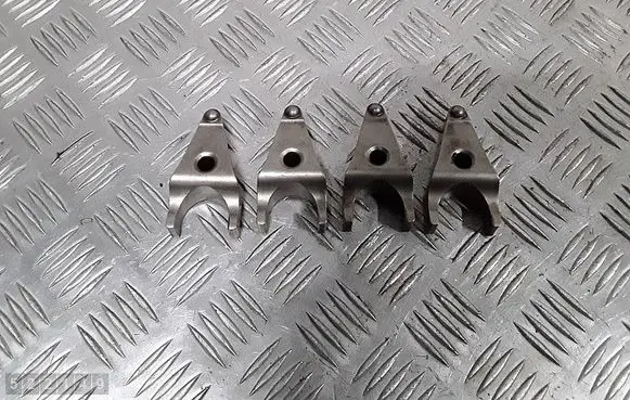 Toyota Corolla Verso E121 Fuel Injector clamp holder 