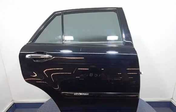 Cadillac SRX Rear door 