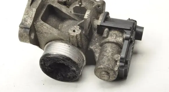 Volvo V70 EGR valve 30774446