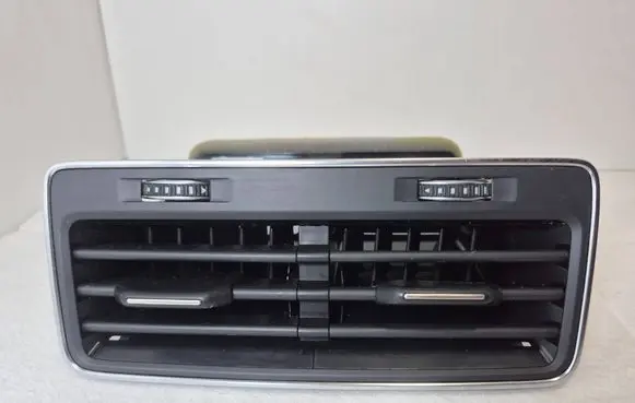 Audi Q7 4M Rear air vent grill 4M8819203A 05092019 1064100001