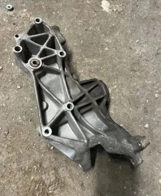 Generator/alternator bracket