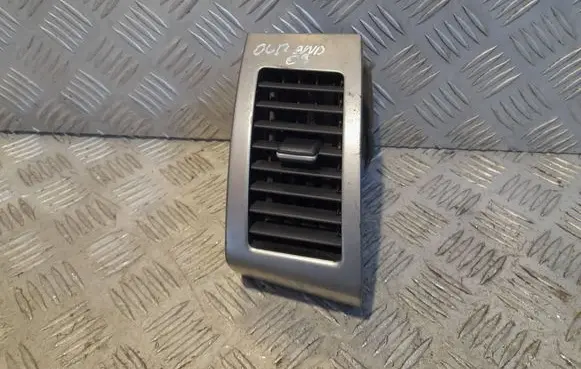 Mitsubishi Outlander Dash center air vent grill GN71114000