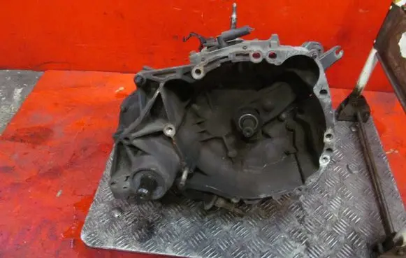 Renault Clio II Manual 5 speed gearbox JB1514