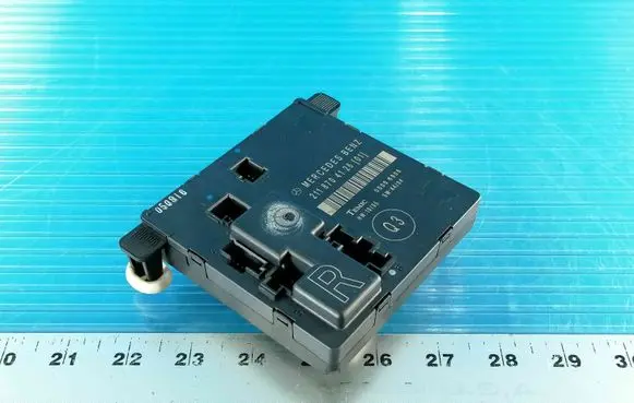 Mercedes-Benz E W211 Door control unit/module A2118704126
