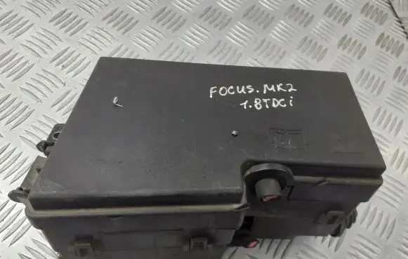 Ford Focus Fuse box cover 3M5T-14A142-AB