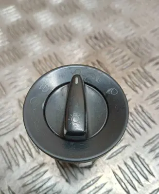 Volkswagen PASSAT B5 Light switch 1C0941531A C1AK2189D 04052031