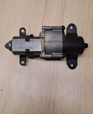 Chrysler Voyager Sliding door motor U10724H