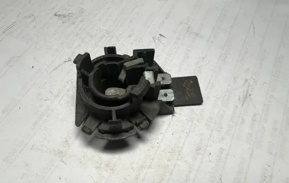 Audi 100 200 5000 C3 Tail light bulb cover holder 893945265 P251