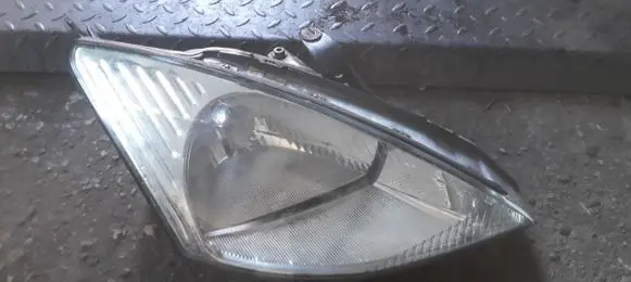 Ford Focus Headlight/headlamp
