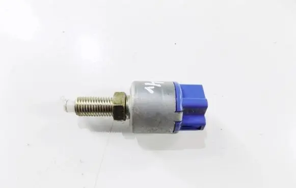 Toyota RAV 4 (XA20) Brake pedal sensor switch
