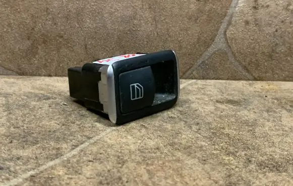 Mercedes-Benz GLA W156 Electric window control switch A2049058102