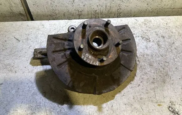 Suzuki Grand Vitara II Front wheel hub