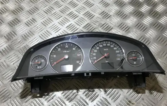 Opel Signum Speedometer (instrument cluster) 13136735jc 110080234023
