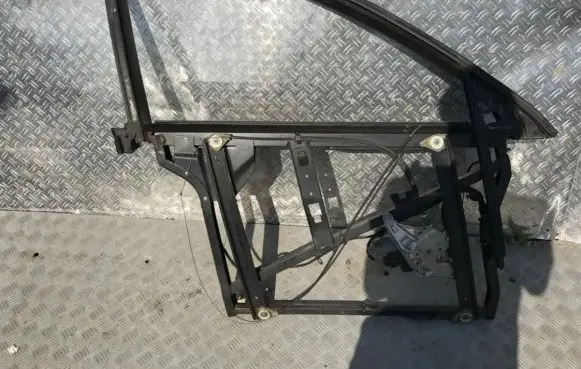 Audi A6 S6 C5 4B Front door window/glass frame 