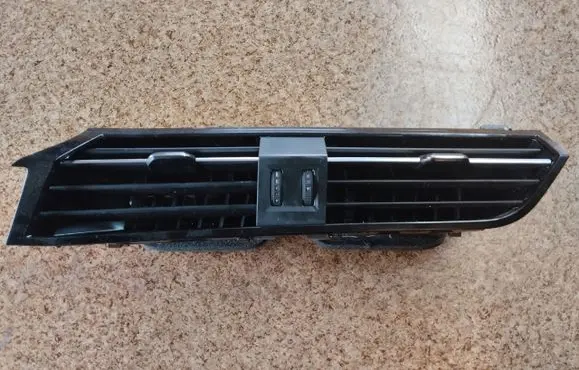 Audi Q3 F3 Dash center air vent grill 83C820903