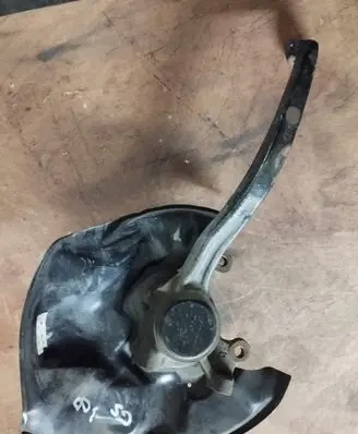 Lexus GS 300 400 430 Front wheel hub spindle knuckle