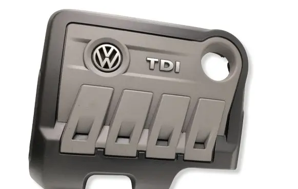 Volkswagen PASSAT B7 Engine cover (trim) 03L103925R 03L103925S 03L103925BK