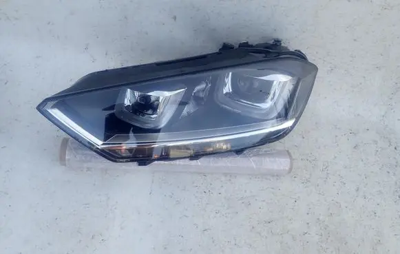 Volkswagen Golf Sportsvan Headlight/headlamp