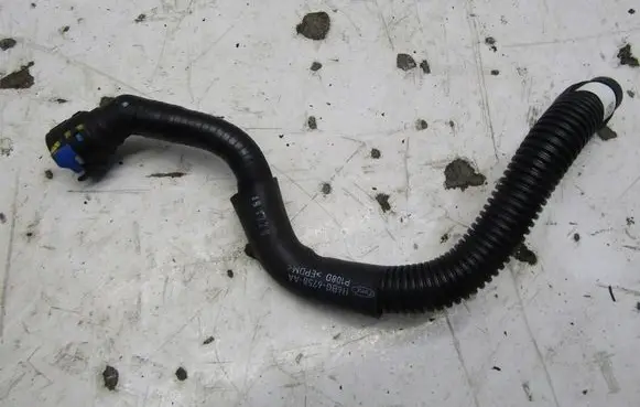 Ford Fiesta Breather hose/pipe H6BG-6758-AA