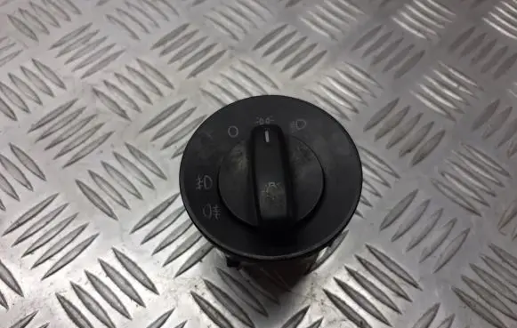 Skoda Octavia Mk2 (1Z) Light switch 1Z0941431G
