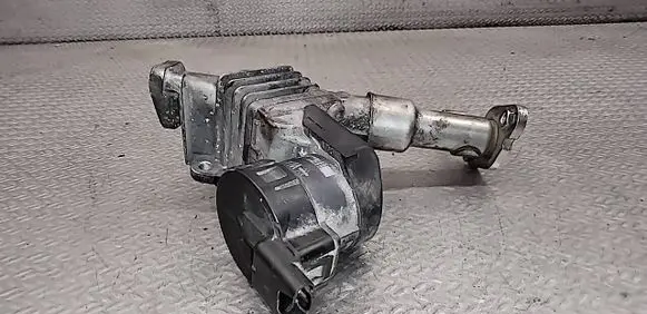 BMW 3 E90 E91 EGR valve 7563241