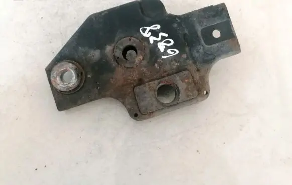 Toyota Avensis T270 Radiator mount bracket
