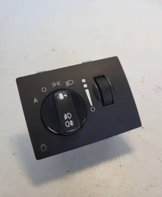 Chrysler 300 - 300C Light switch P68020012AB