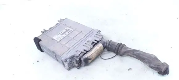 Volkswagen PASSAT B4 Engine control unit/module 028906021CK 0281001423