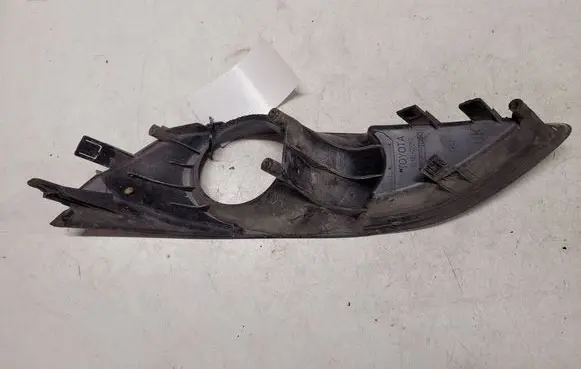Toyota Auris 150 Front fog light trim/grill 8148102050