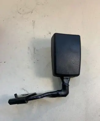 Middle seatbelt (rear)