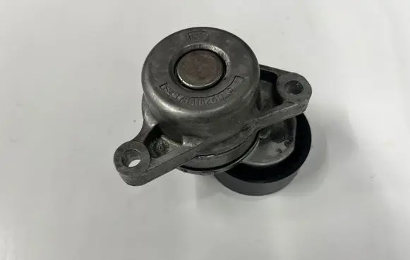 Mercedes-Benz C W205 Generator/alternator belt tensioner A2762000370