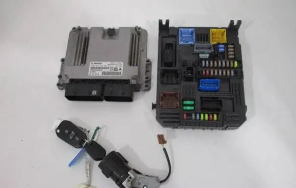 Citroen Berlingo Engine ECU kit and lock set 0281034189 9825318180 9830707680