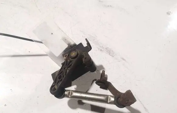Skoda Octavia Mk2 (1Z) Front height sensor lever 1t0907503b
