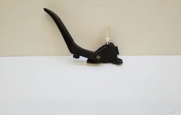 Volkswagen Touareg I Accelerator throttle pedal 7L6723507 6PV00777024
