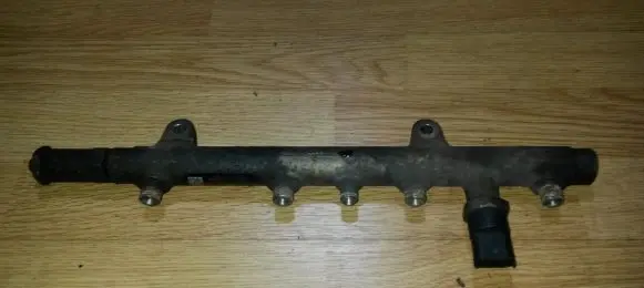 Renault Trafic II (X83) Fuel main line pipe 0445214024