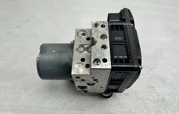 Audi A8 S8 D4 4H ABS Pump 4H0907379AA 4H0907379