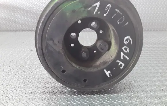 Volkswagen Golf IV Crankshaft pulley 038105243