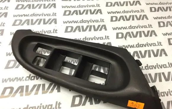 Nissan Almera Tino Electric window control switch 80960BM410 RHD