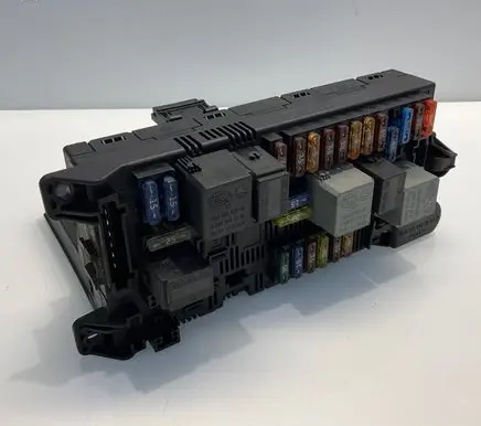 Mercedes-Benz E W211 Fuse module 2115453901 A2115453901