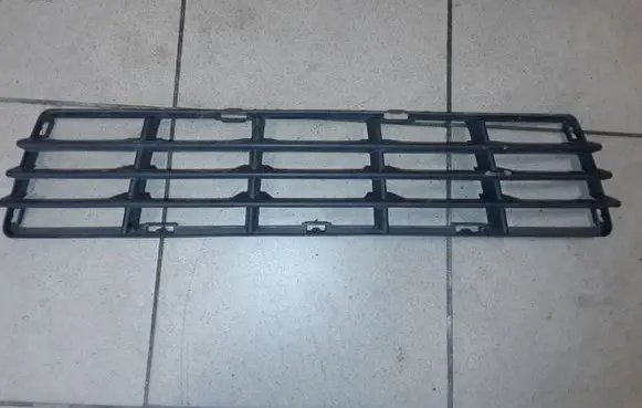 Volvo V50 Front bumper lower grill 30657006