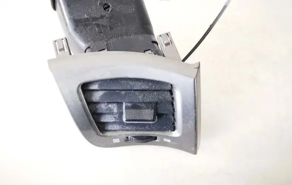 Toyota Avensis Verso Dash center air vent grill 5566044080 55660-44080