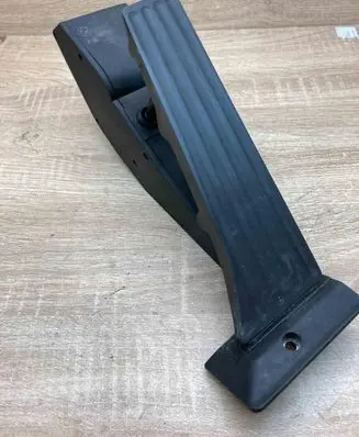 BMW 5 E60 E61 Accelerator throttle pedal 6766930 25916010Used WithPlug